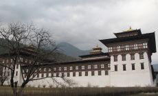 Bhútán - Chrám v Punace