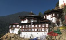 Bhútán - jeden z mnoha chrámů